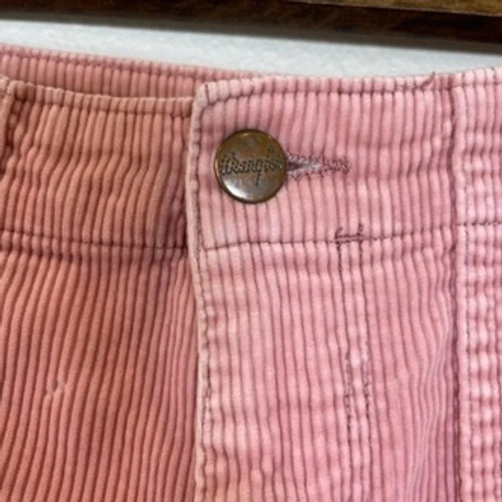 Wrangler Mom Short Effortless Pink Corduroy High Waisted Seamed Shorts Size 29